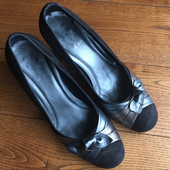 Black suede heels - Picture 2 of 8